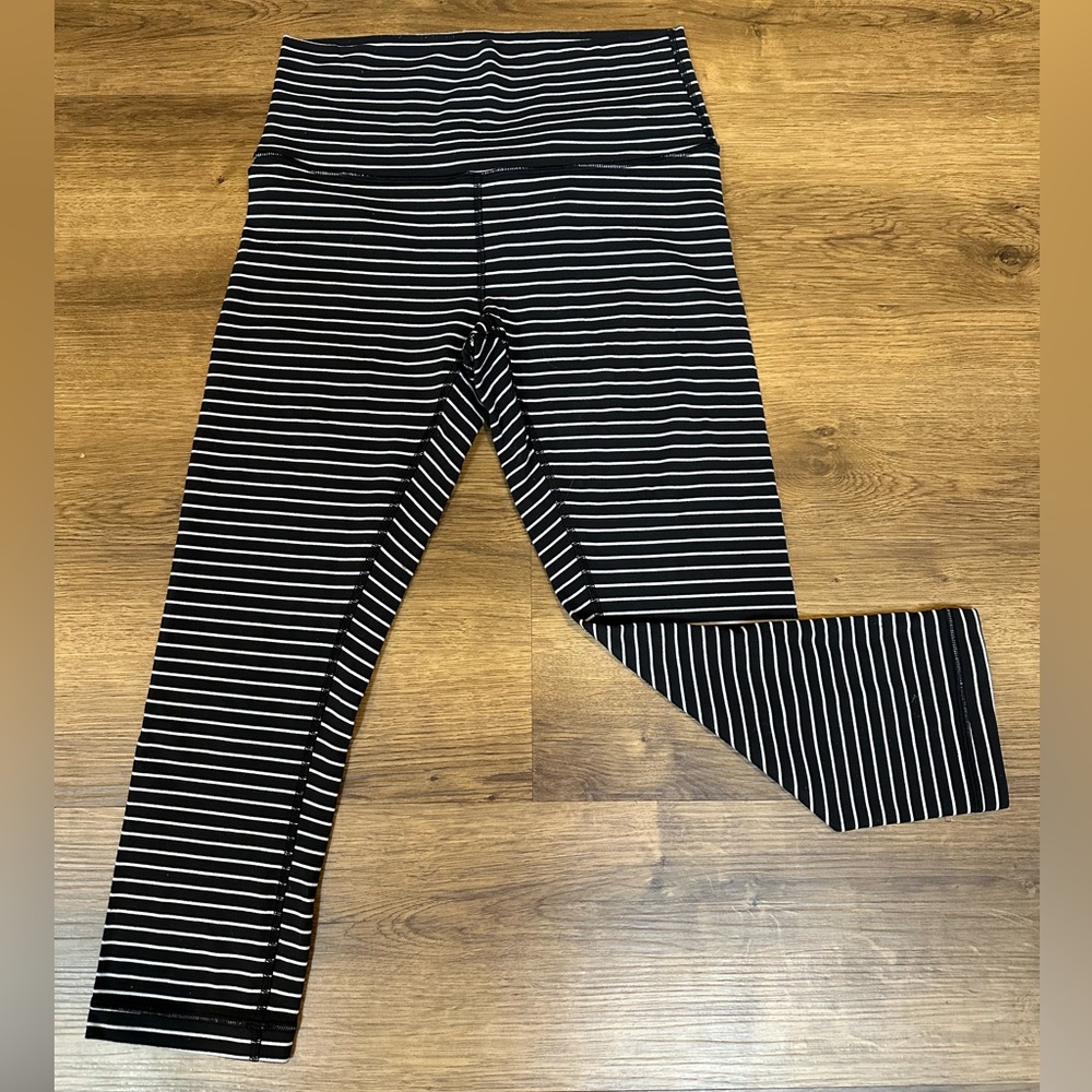 Lululemon Striped Black and White Capri Leggings | Size M